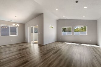 Building Photo - Stunning 3 Bed, 2 Bath Rancher in Spokane Valley!