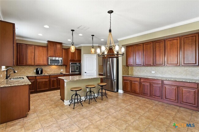 Building Photo - 319 Hunters Hill Dr