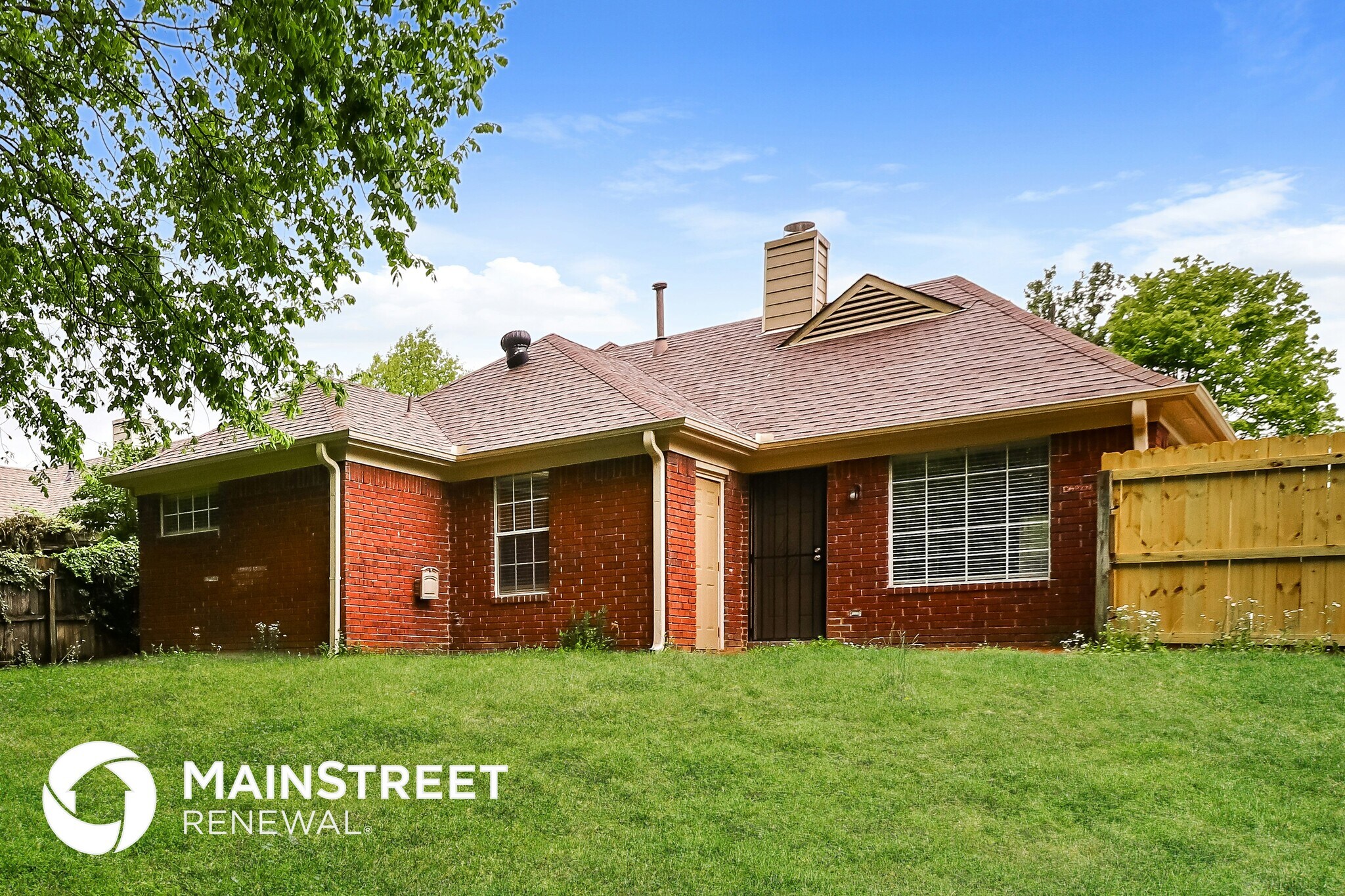 Building Photo - 3761 Clarion Dr