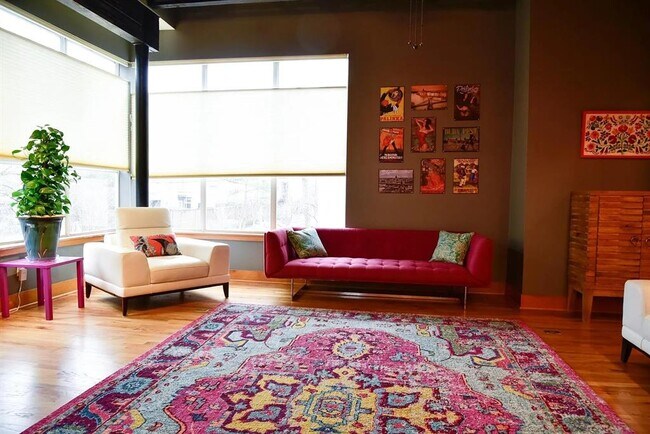 Building Photo - 2303 Whitney St