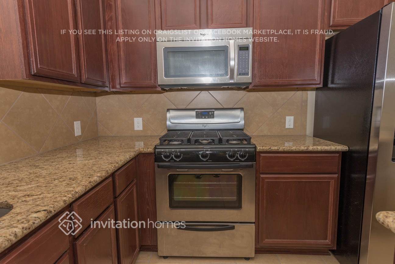 Building Photo - 30706 Basil Trace Dr