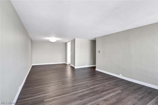 Building Photo - 12700 Lake Ave