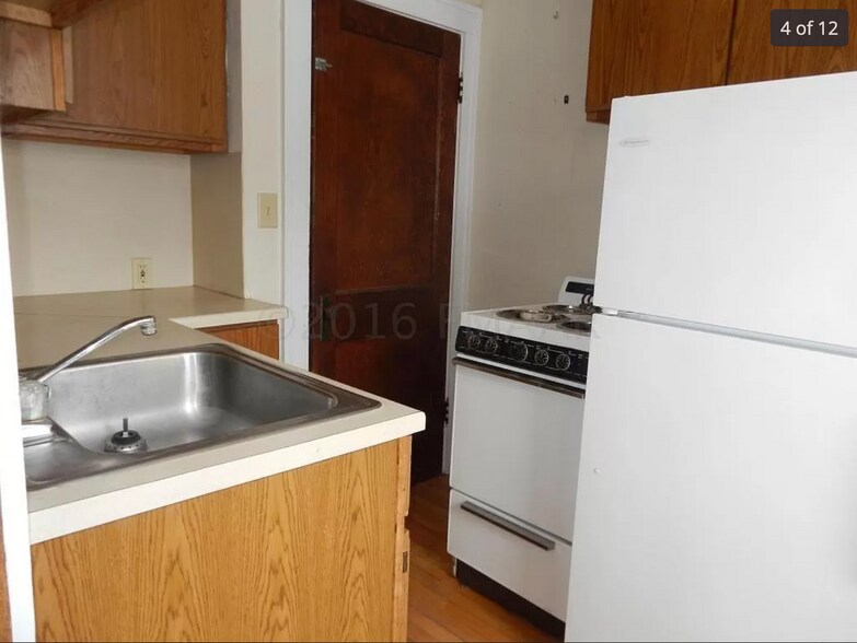 Building Photo - 1143 8th St N