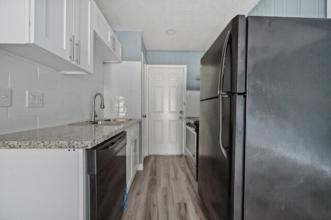 Building Photo - 3425 Nettleton St