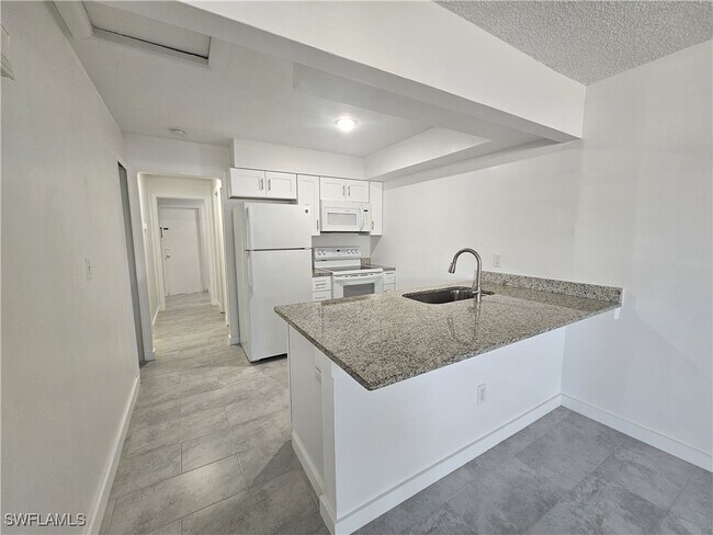Building Photo - 18540 Miami Blvd
