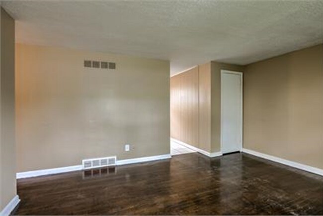 Building Photo - 6310 N 47th St