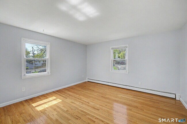 Building Photo - 22 Treat Ave