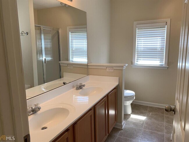 Building Photo - 79 Covington Terrace