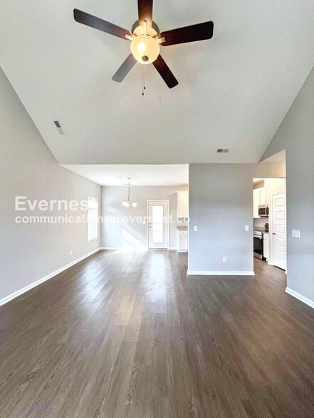 Building Photo - 1413 Pipeline Ave