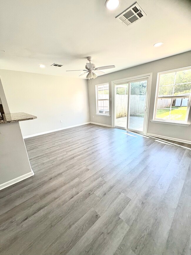 Building Photo - 1619 Dehart Dr