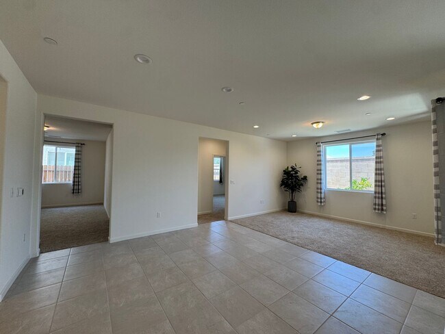Building Photo - 1267 Las Rosas Ave