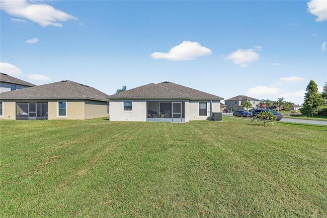 Building Photo - 2133 Geneva Dr