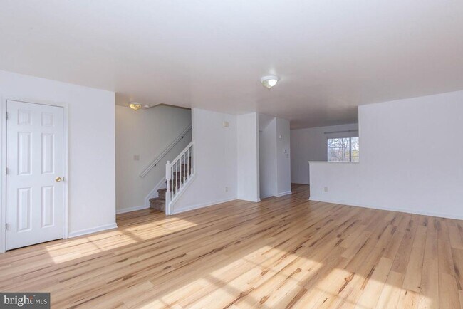 Building Photo - 124 Pony Cir