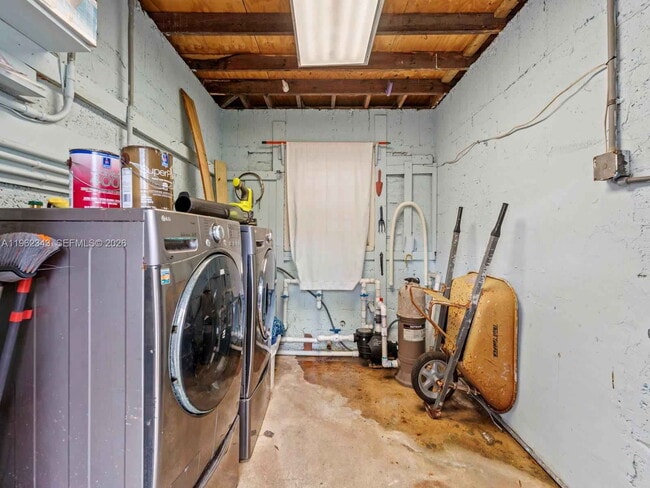 Building Photo - Southwest 47th Street, Miami, FL 33155 - 3 BR 1 BA single-family home