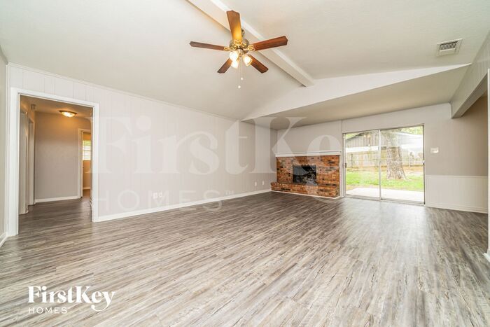 Building Photo - 204 E Lanett Dr