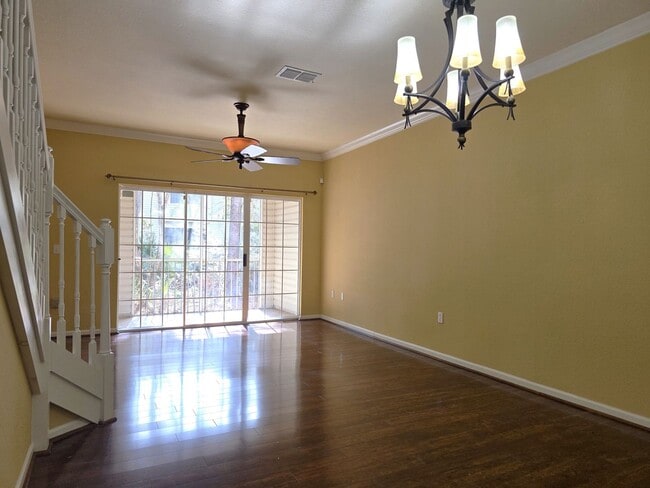 Building Photo - FOR RENT, 2 bedroom 2.5 bathroom townhouse