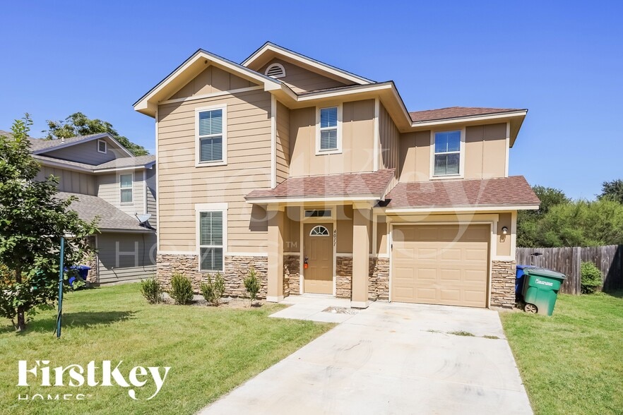 Building Photo - 4011 Anton Dr