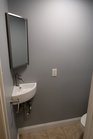 Half-bath off of living room - 1714 Fair Acres Ave