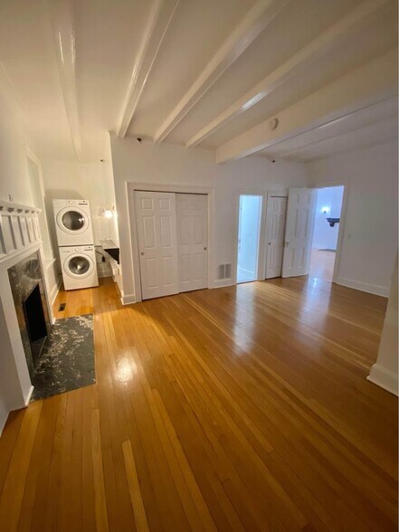 Building Photo - 157 Dewitt St