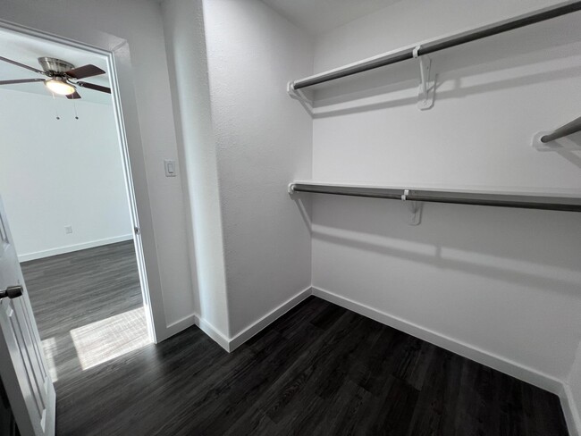 Building Photo - Updated 3-Bedroom Townhome for Rent in Eas...