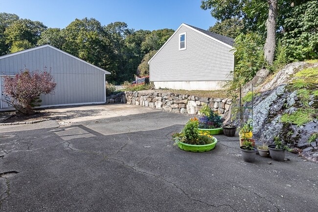 Building Photo - 46 Burpee Rd