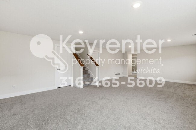 Building Photo - Beautiful 5 bedroom home near highways and schools!