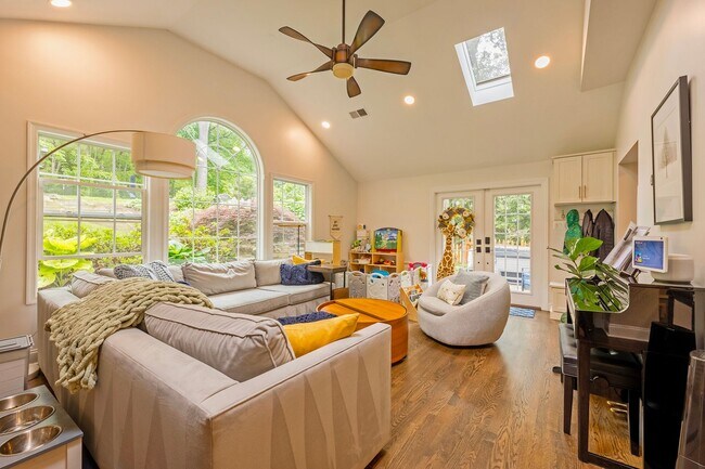 Building Photo - Magical Home with the Yard of Your Dreams!