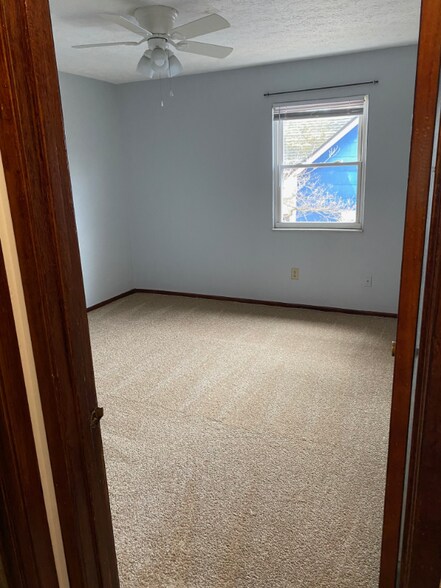 Building Photo - 136 W Pacemont Rd