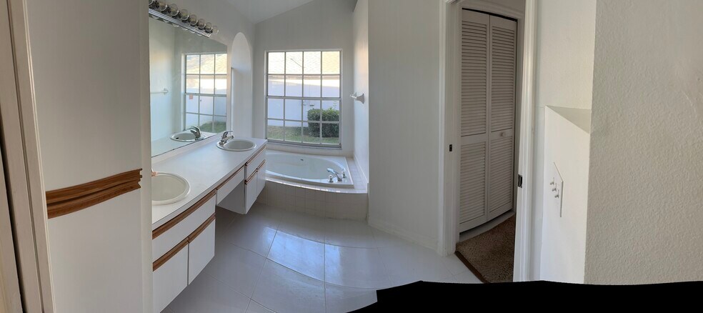 Building Photo - 5749 Cactus Cir