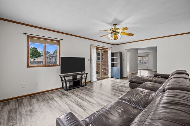 Building Photo - Spacious Virginia Beach Home for Rent – 3 ...