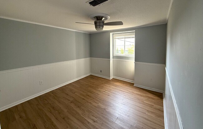 Building Photo - 2213 Spence Cir