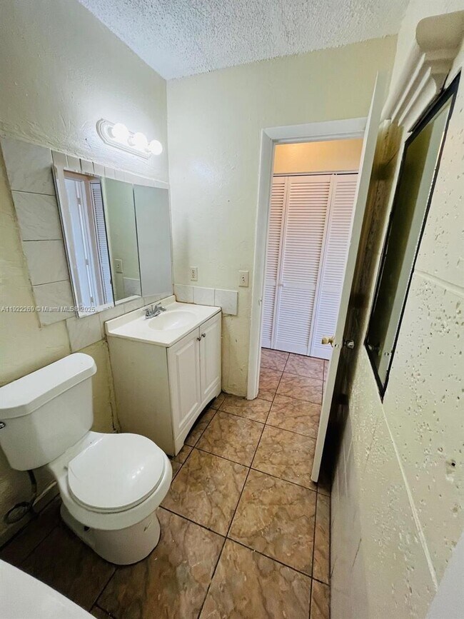 Building Photo - 7710 SW 10th St