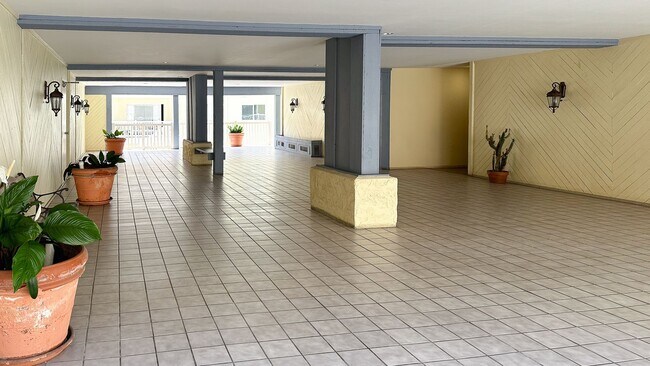 Building Photo - 1707 Pacific Coast Hwy