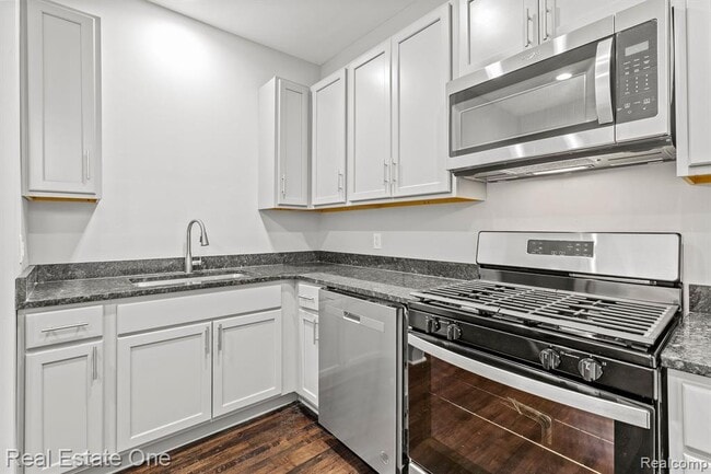 Building Photo - 2282 Belvidere St