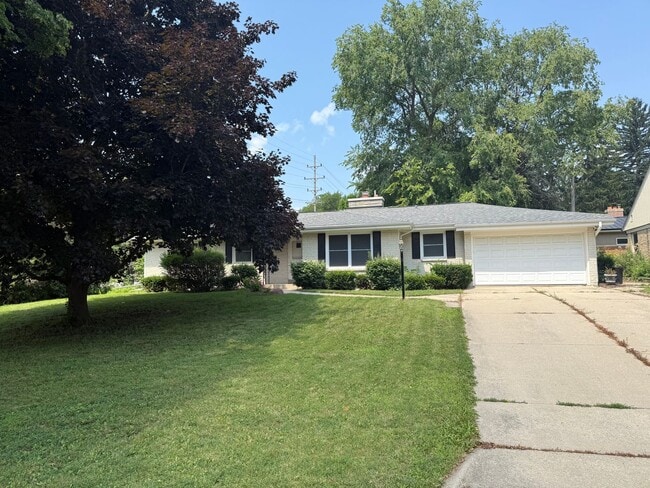 Primary Photo - Updated 3BR Home in Prime Wauwatosa Locati...