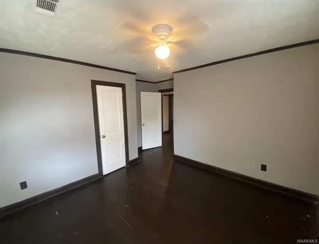 Building Photo - 3577 Whiting Ave