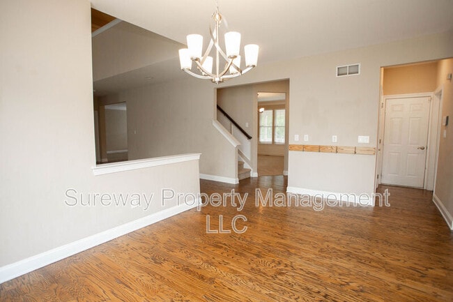 Building Photo - 7 Amaryllis Ln