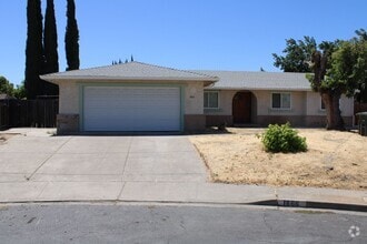 Building Photo - Beautiful 3 Bedroom / 2 Bathroom Pittsburg...