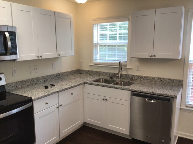 Building Photo - 6682 Knob Hill Ct