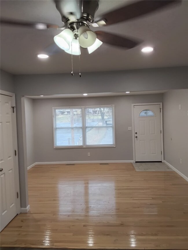 Building Photo - 7454 Blanding Dr