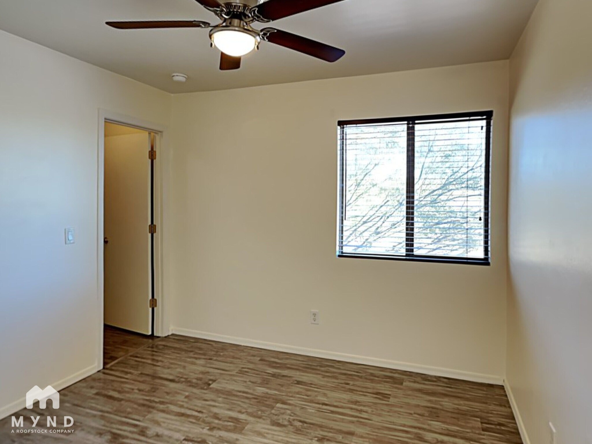 Building Photo - 783 W Flaming Arrow Dr