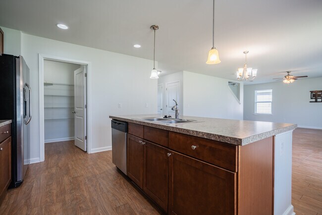 Building Photo - 135 Davila St