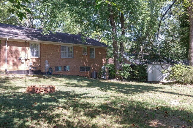 Building Photo - APPLICATIONS PENDING! Gorgeous 3 bed 2 bath home with finished basement/carport in NW Greensboro!...
