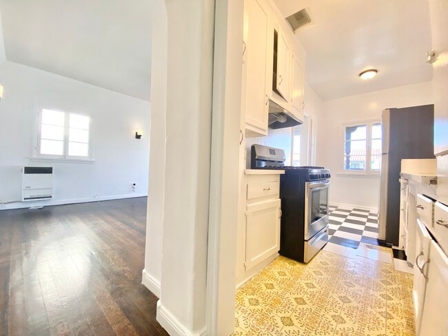 Building Photo - 401 N Genesee Ave