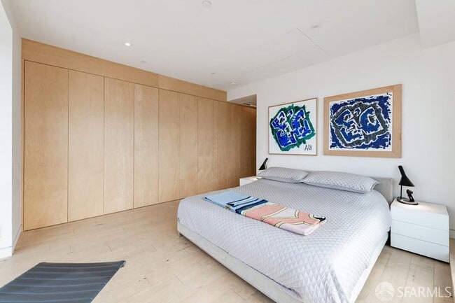 Building Photo - 333 Bush St