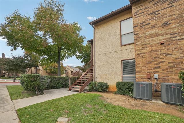 Building Photo - 1301 Memory Ln