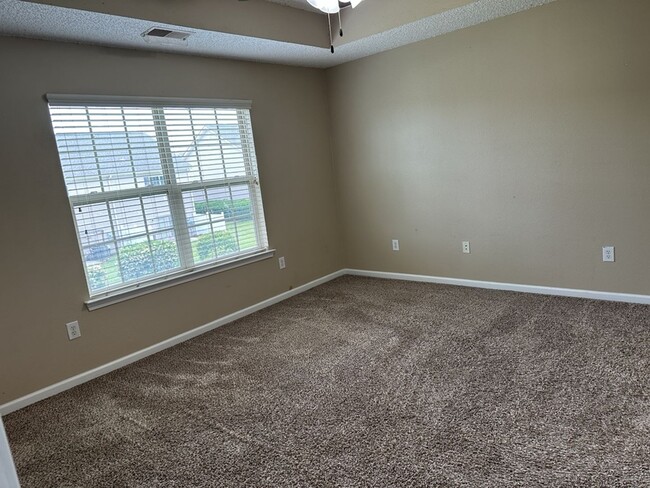 Building Photo - 495 Canyon Oak Loop