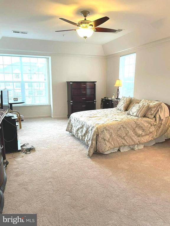 Building Photo - 7401 Travertine Dr