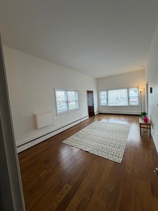 Building Photo - 1995 Howard Ave