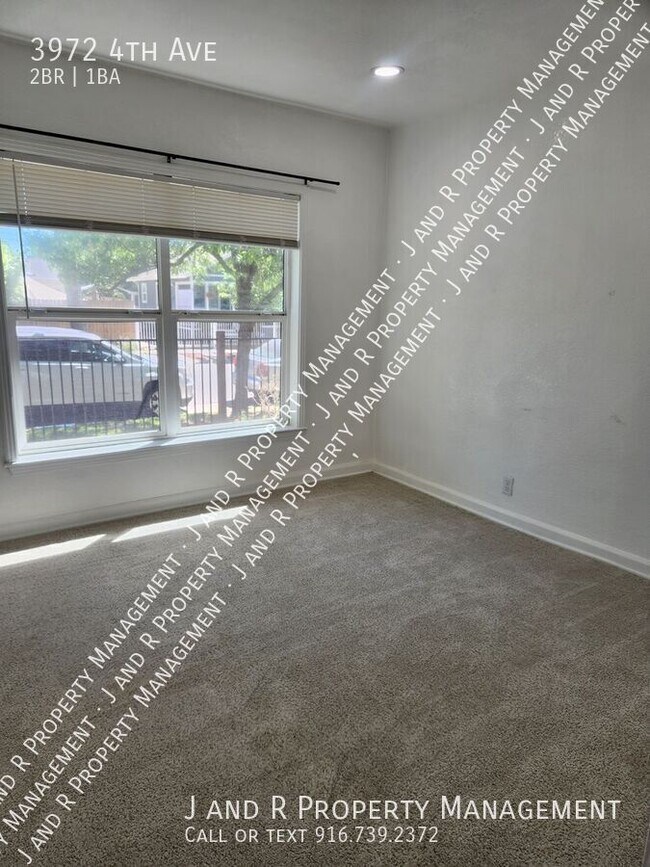 Building Photo - 3972 4th Ave